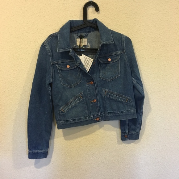 Levi's Jackets & Blazers - NWT Levi's jean hello floral jacket Levi's Jackets & Blazers - NWT Levi's jean hello floral jacket